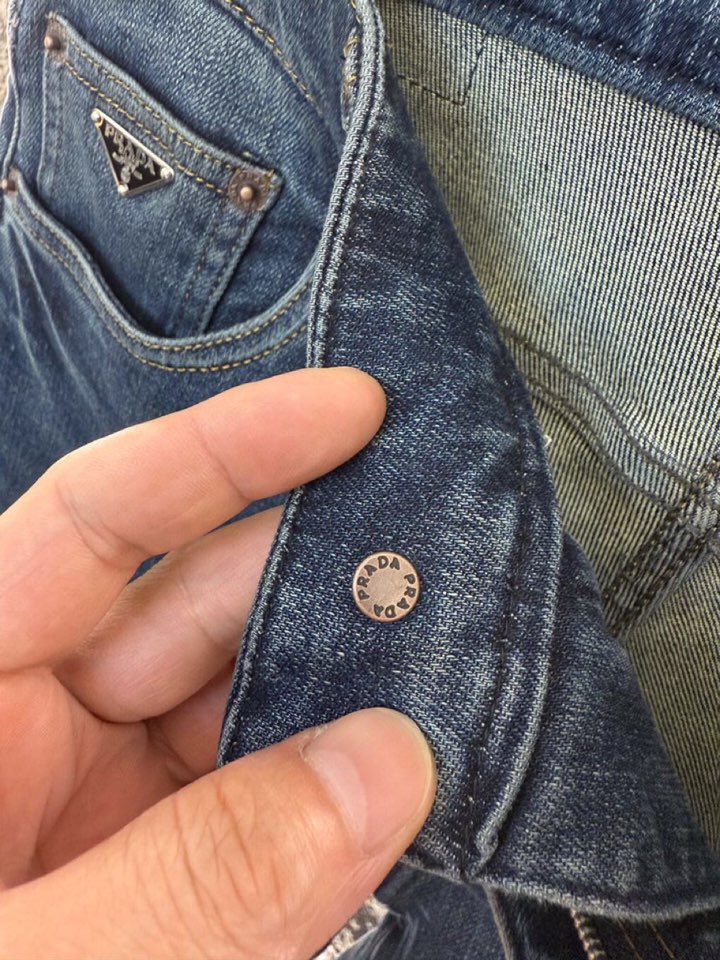 Prada 普拉达2025ss 秋冬新品男士五口袋丹宁牛仔裤，高奢内敛低调，轻松驾驭不挑人 裁剪精细完美