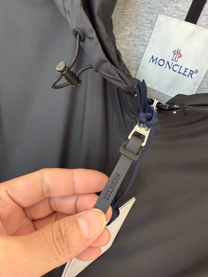 Moncler蒙口2025ss 秋冬新品Domene 男士连帽夹克外套，高奢内敛低调，轻松驾驭不挑人 裁