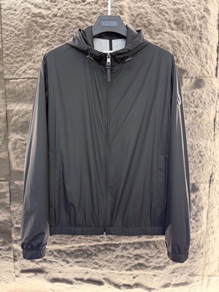 Moncler蒙口2025ss 秋冬新品Domene 男士连帽夹克外套，高奢内敛低调，轻松驾驭不挑人 裁