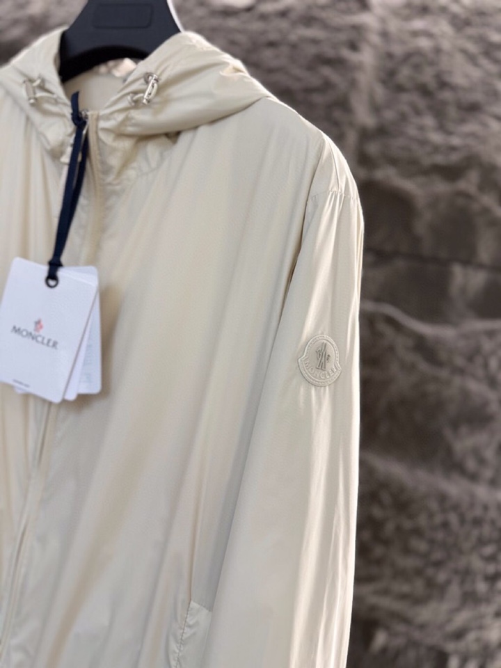 Moncler蒙口2025ss 秋冬新品Domene 男士连帽夹克外套，高奢内敛低调，轻松驾驭不挑人 裁