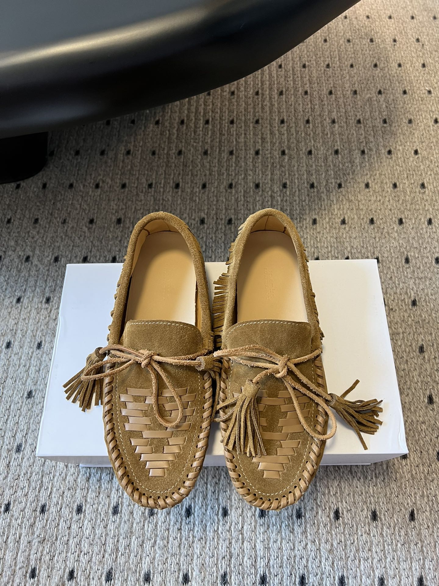 NO:482129,ISABEL MARANT 25ss Suede woven nomadic loafers The suede woven nomadic loafers in autumn have a very atmosphere and a bit of early autumn. The new suede woven loafers are launched!  This sudden new product is so beautiful that it can’t be clear. It’s a suede series with a strong sense of autumn and winter atmosphere!  Upper croquette, inner cowhide, outsole, genuine leather, outsole, SIZE35-40 (40 custom, non-return, exchange), loafers, loafers, cowhide, chamois leather, Leather soles19860909ISABEL MARANT 25ss 麂皮编织游牧乐福鞋 秋日的麂皮编织游牧乐福鞋,好有氛围感,有点早秋的味道了新品麂皮编织乐福鞋上线囖！这期突如其来的新品美到挪不开眼,出的是秋冬氛围感很浓的麂皮系列！ 鞋面牛反绒 内里牛皮 大底真皮大底 SIZE35-40（40定制不退换）,乐福鞋,loafers,cowhide,chamois leather,Leather soles,Women's Shoes