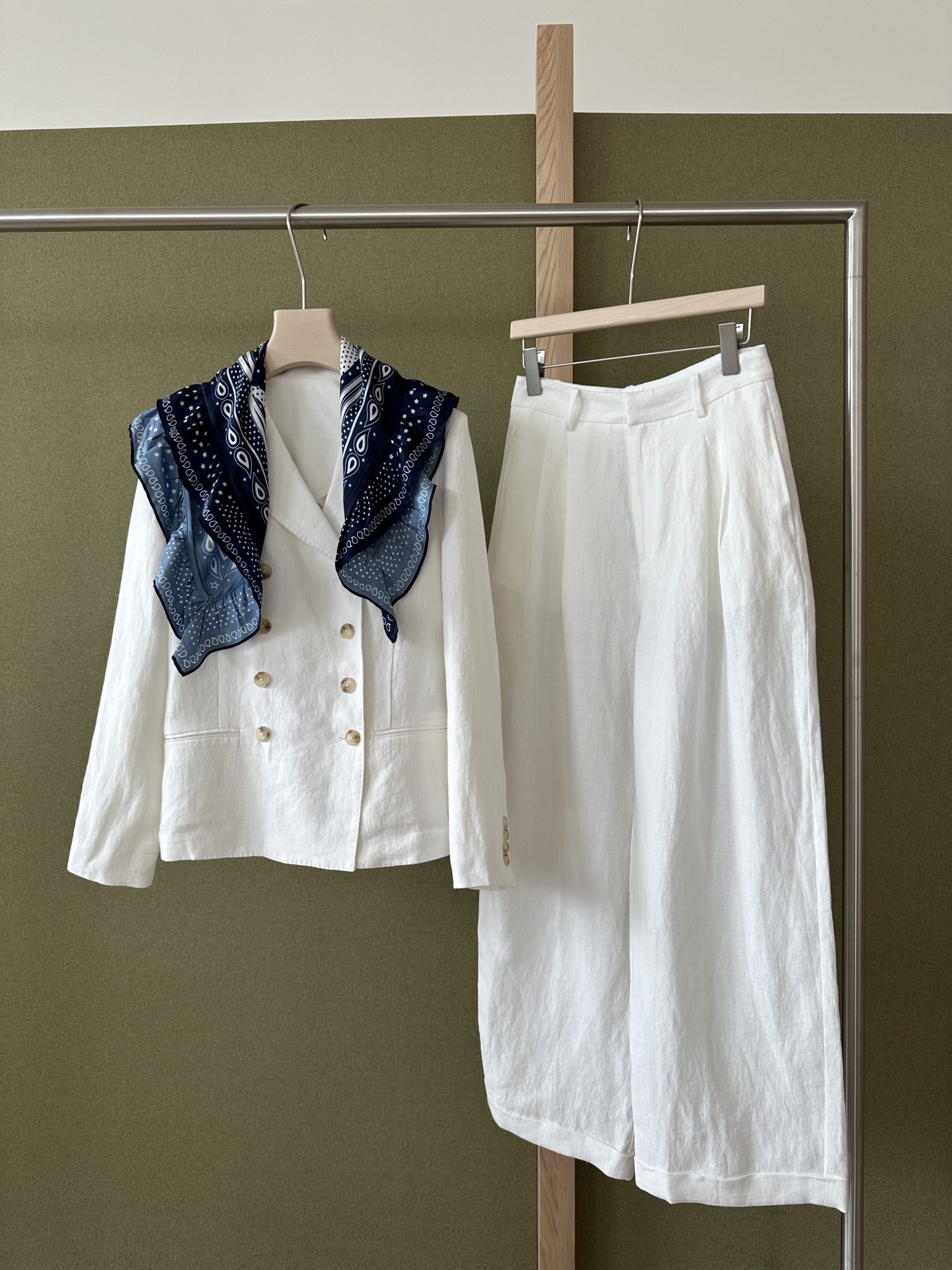 NO:484765,YS ｜ NEW ARRIVALS! Luff Lauren Linen Suit Set with Small Lace Scarf, Old Money, with accent SML, business suit, alexander wang19860909YS ｜ NEW ARRIVALS! 拉夫劳伦 亚麻西装套装 搭配小花边丝巾,老钱 有腔调  SML,,business suit,alexander wang,Women's clothing