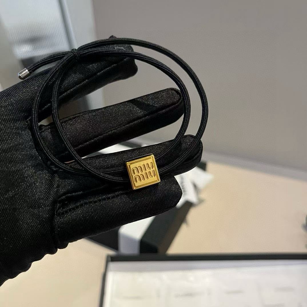 🆕（单个）

miumiu缪缪新款发圈
