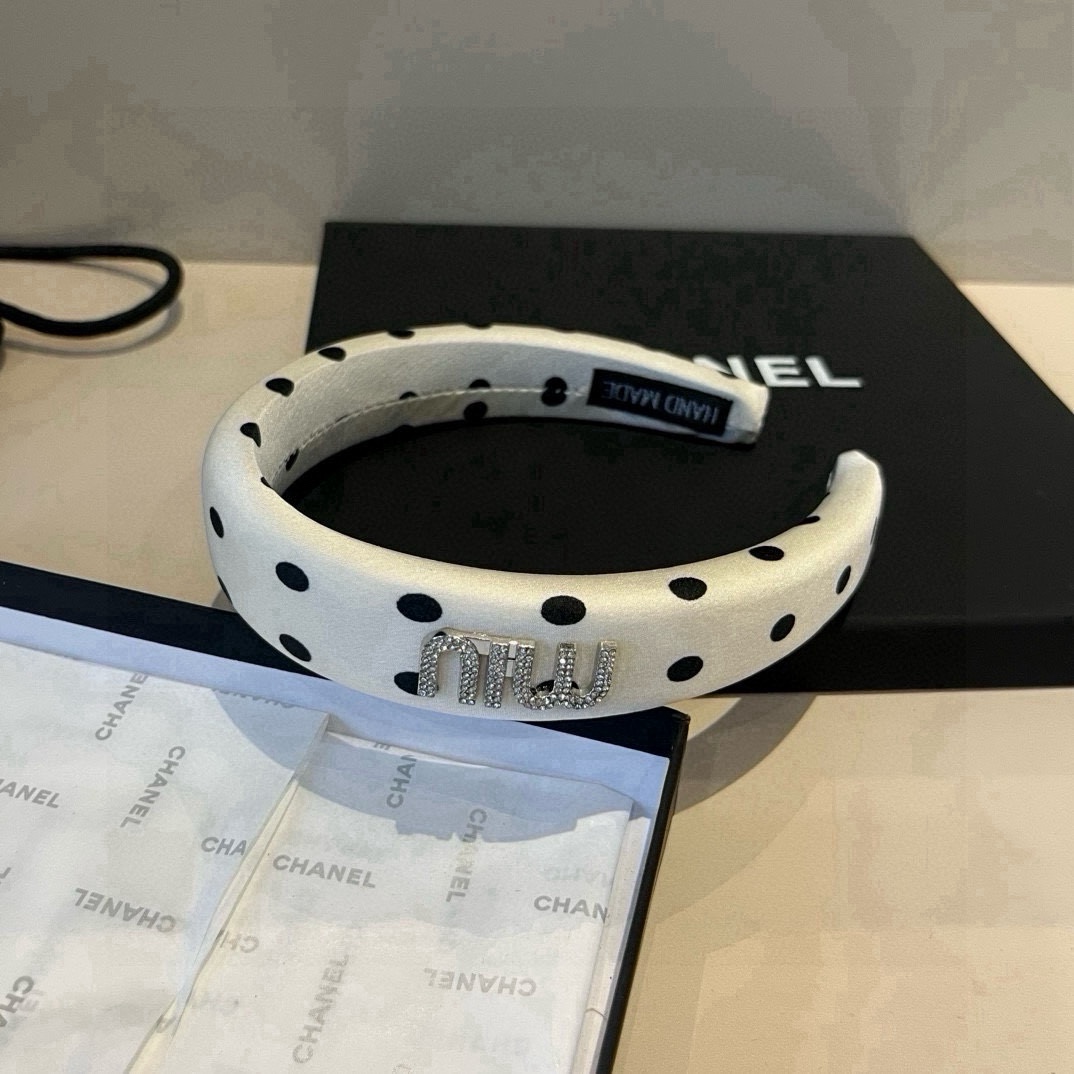 🆕

miumiu缪缪新款发箍