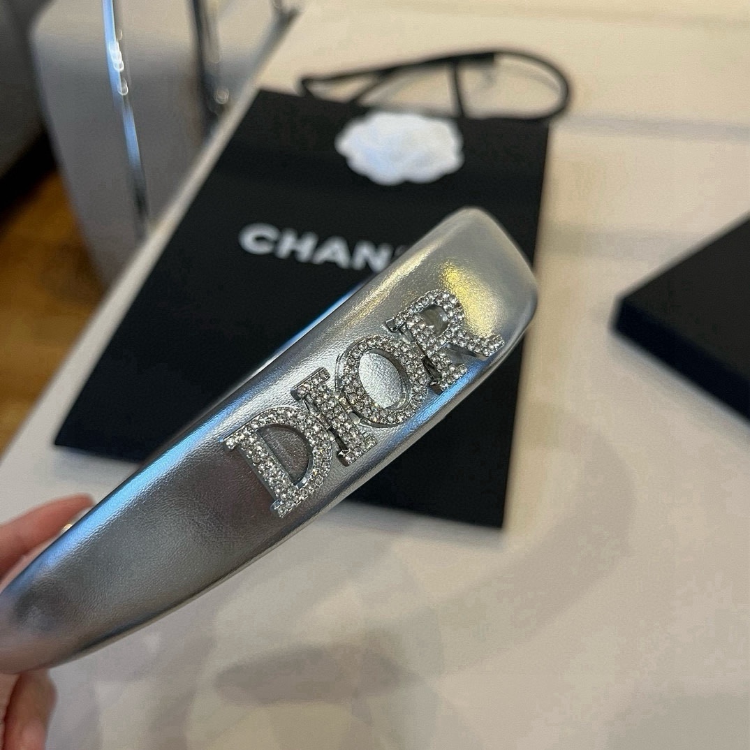 🆕

Dior迪奥新款发箍