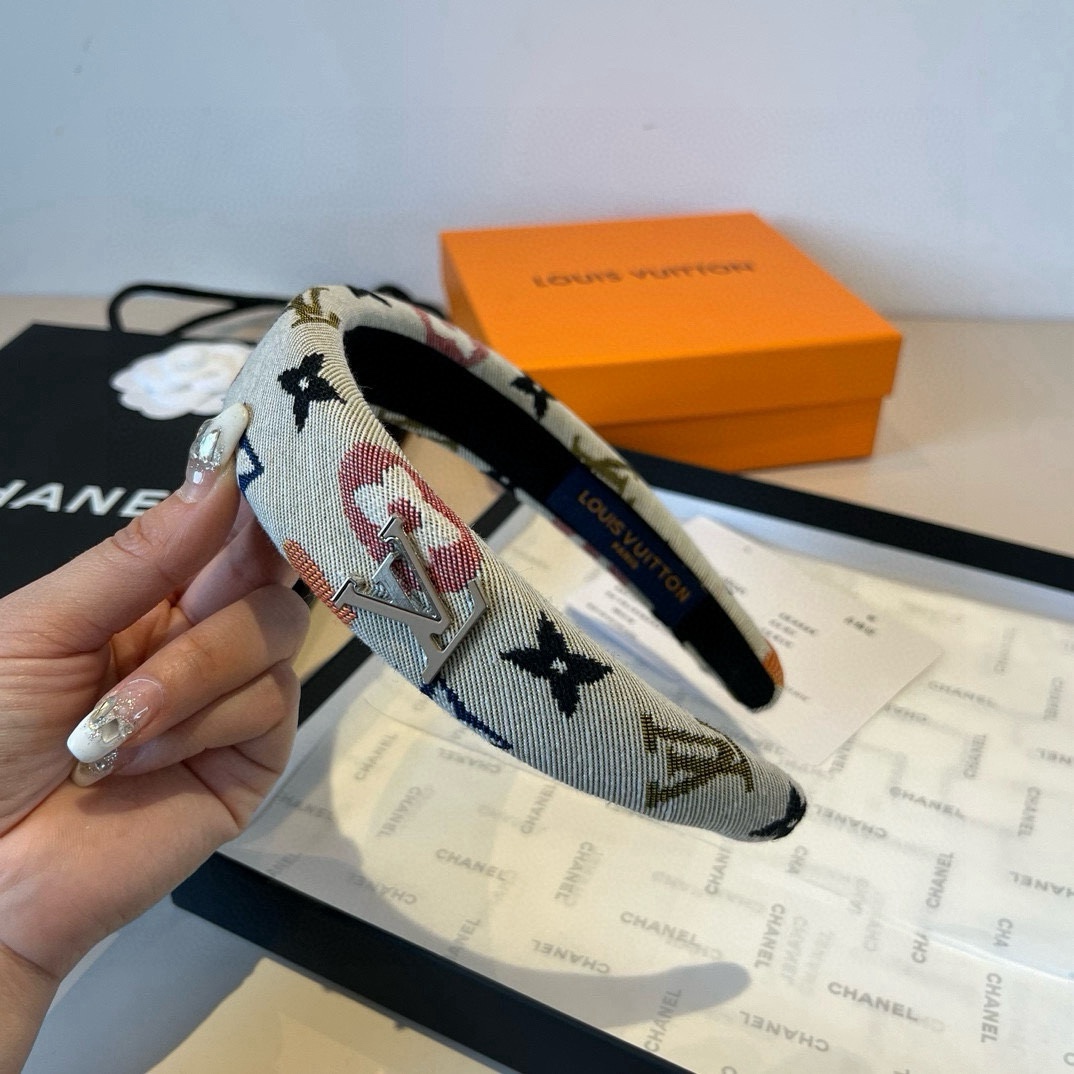 🆕

Lv路易威登新款老花发箍