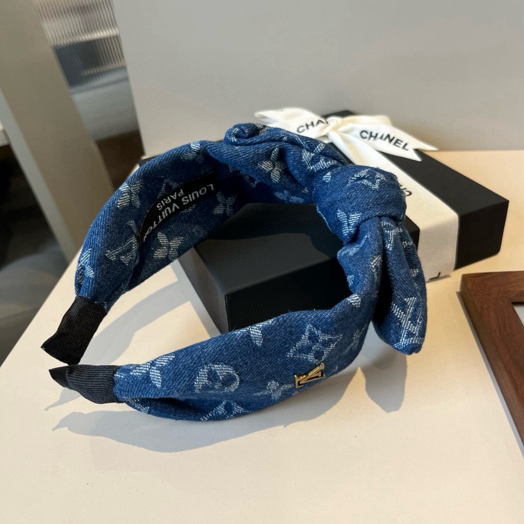 🆕

lv路易威登新款发箍