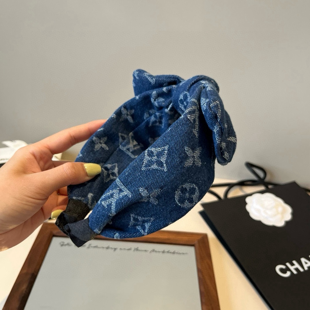 🆕

lv路易威登新款发箍