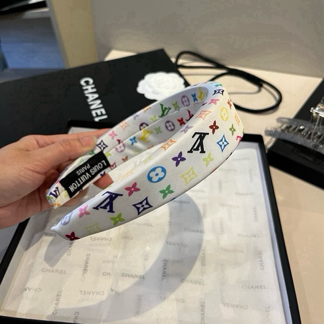 🆕

Lv路易威登新款发箍