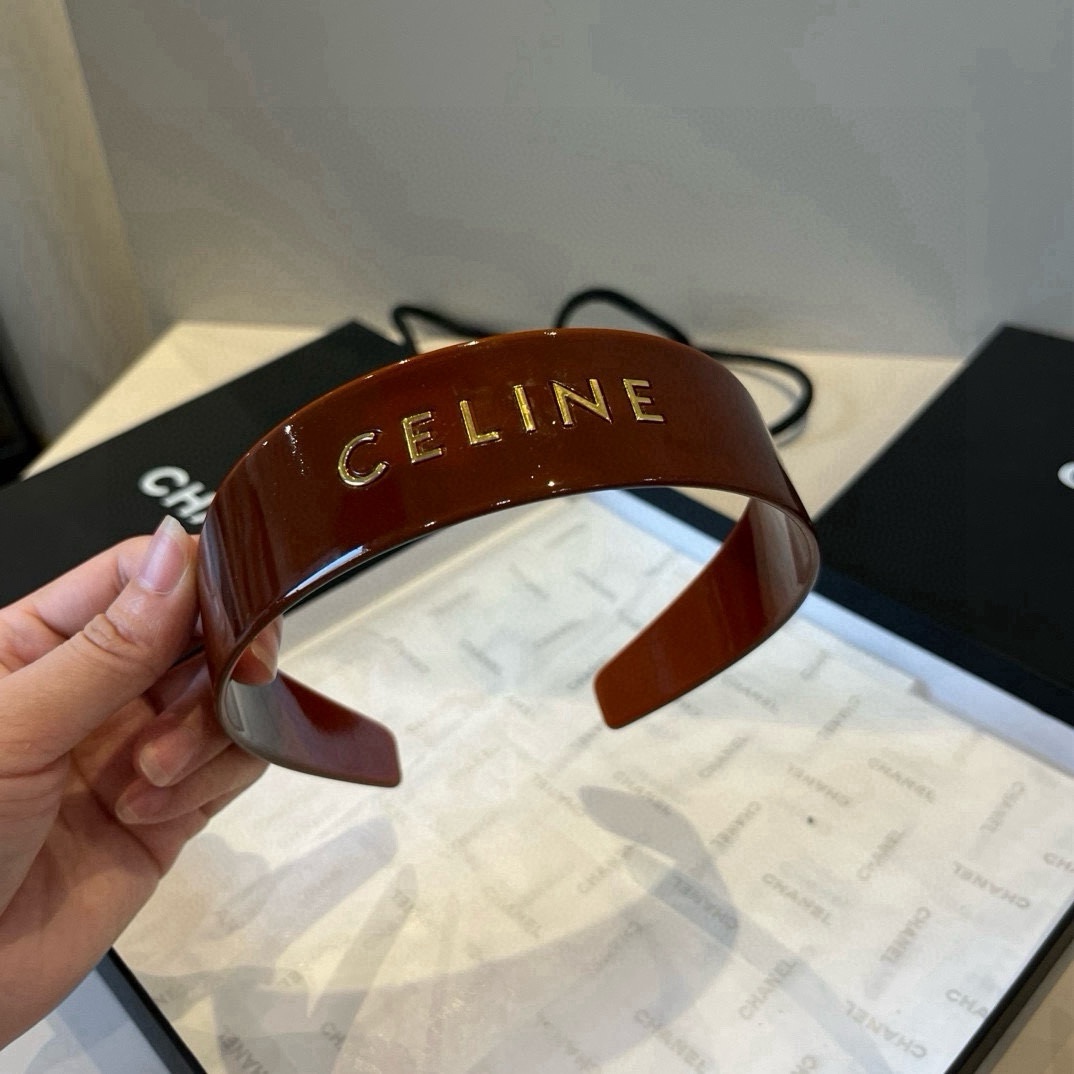 🆕

Celine赛琳新款发箍