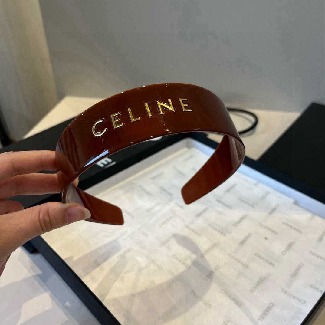 🆕

Celine赛琳新款发箍