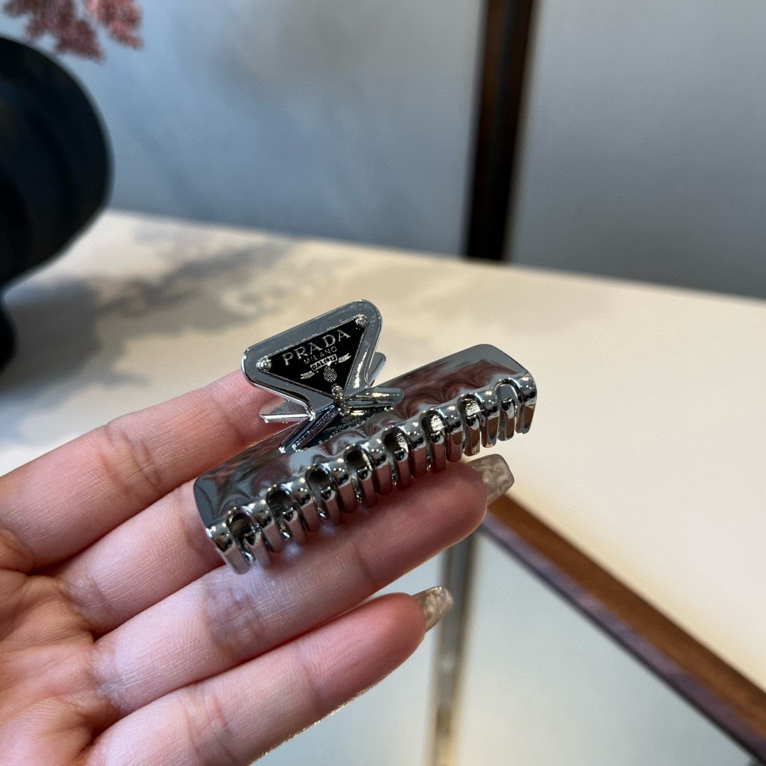 🆕

PRADA普拉达发夹