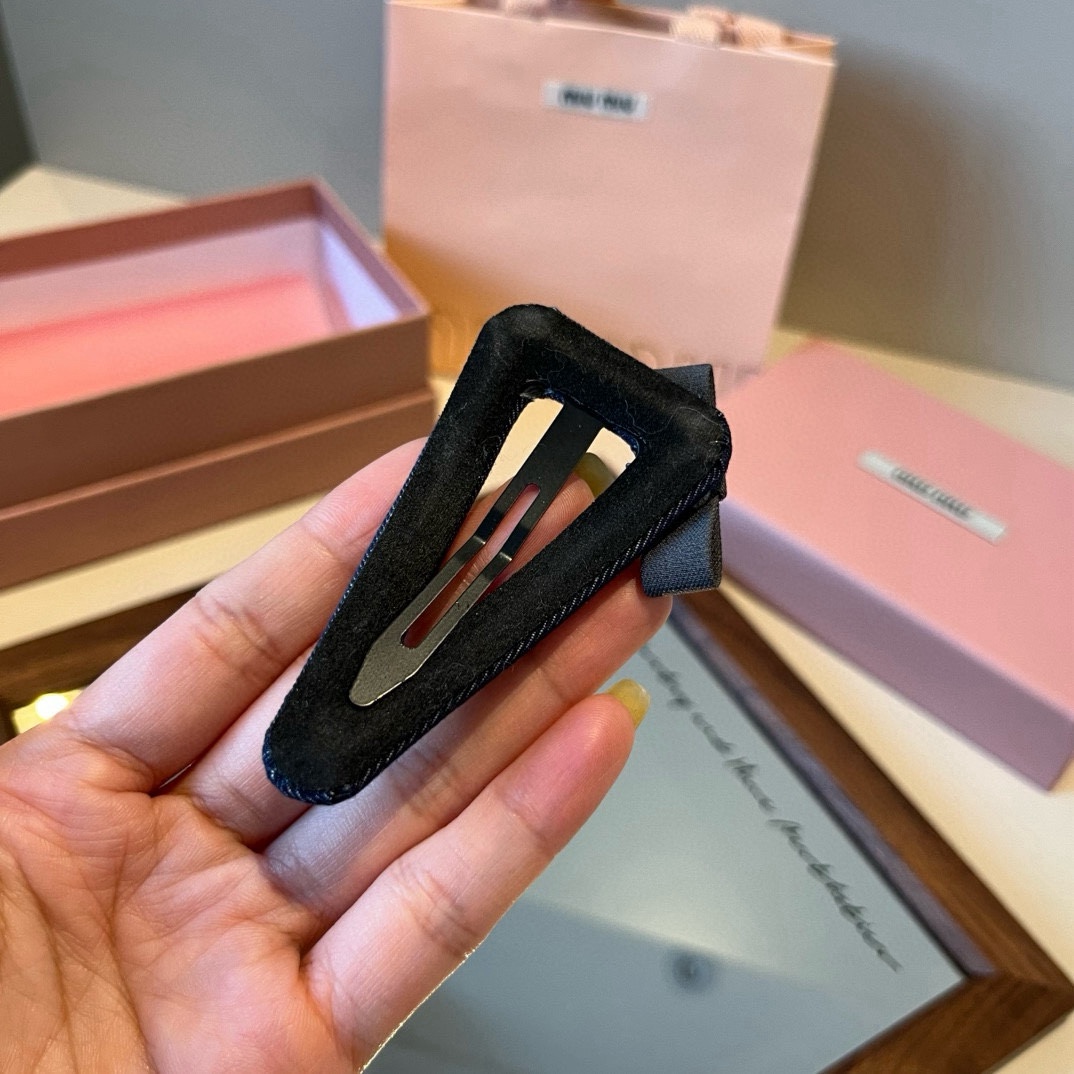 🆕

miumiu缪缪新款发夹