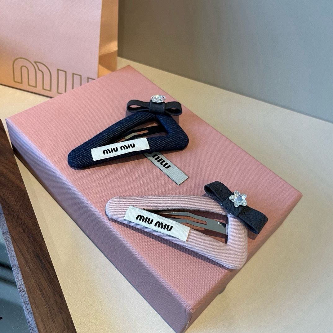 🆕

miumiu缪缪新款发夹