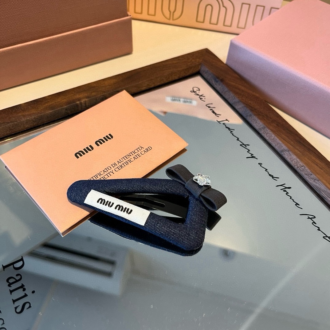 🆕

miumiu缪缪新款发夹