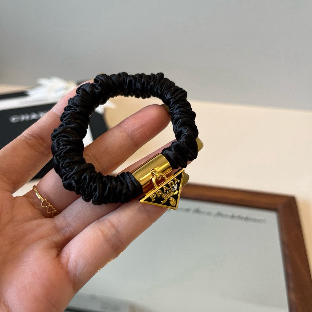 🆕

PRADA普拉达发圈