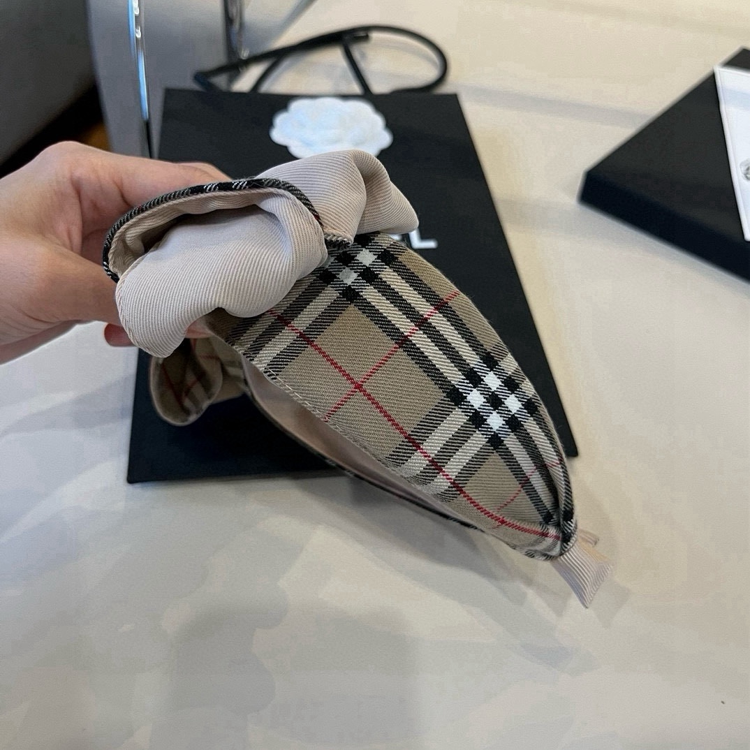 🆕

Burberry巴宝莉新款发箍