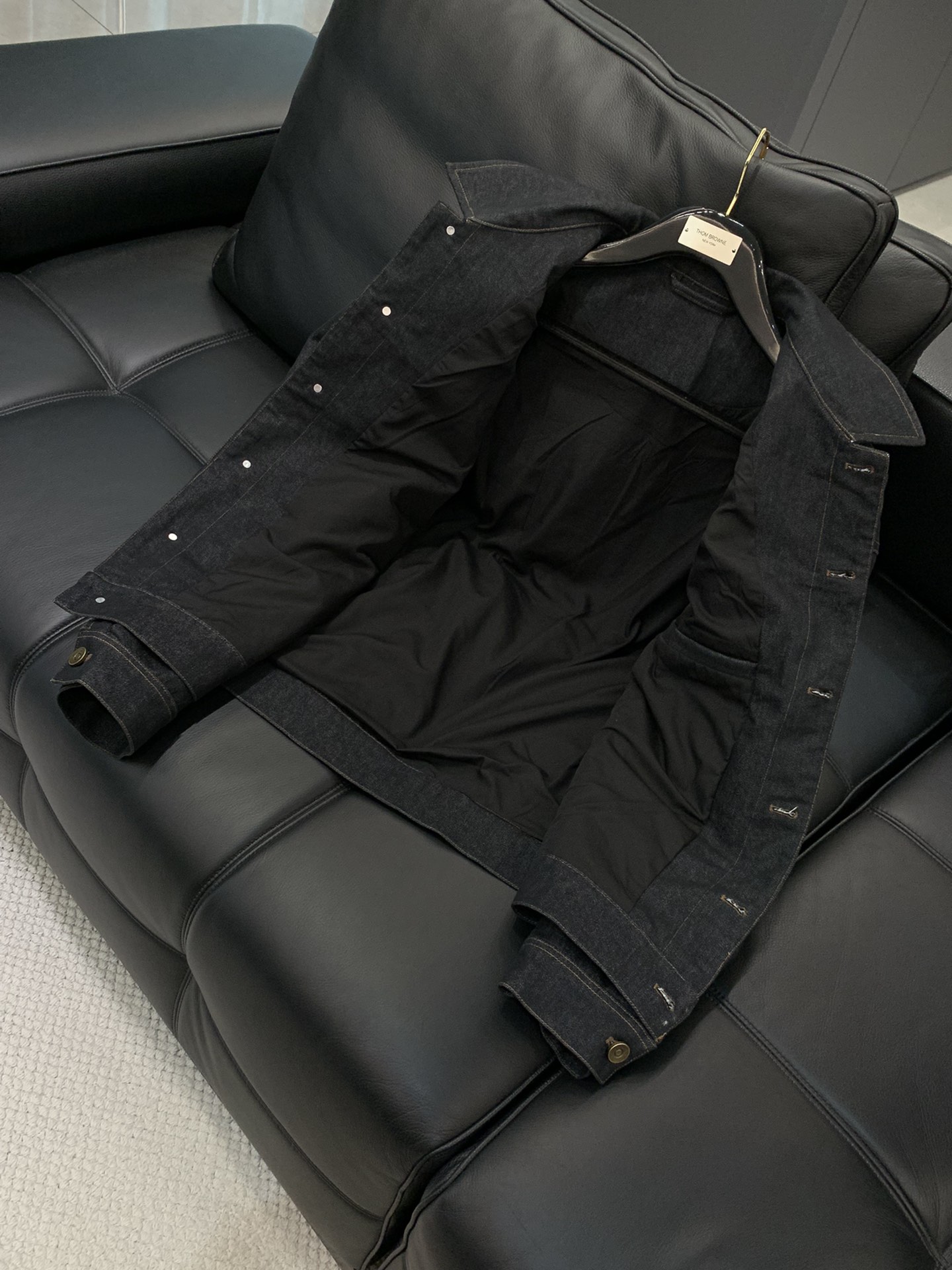 衣服 PRADA 普拉达，2025秋季最新品，专柜同步有售，时尚休闲牛仔套装，进口原版面料，做工极为复杂