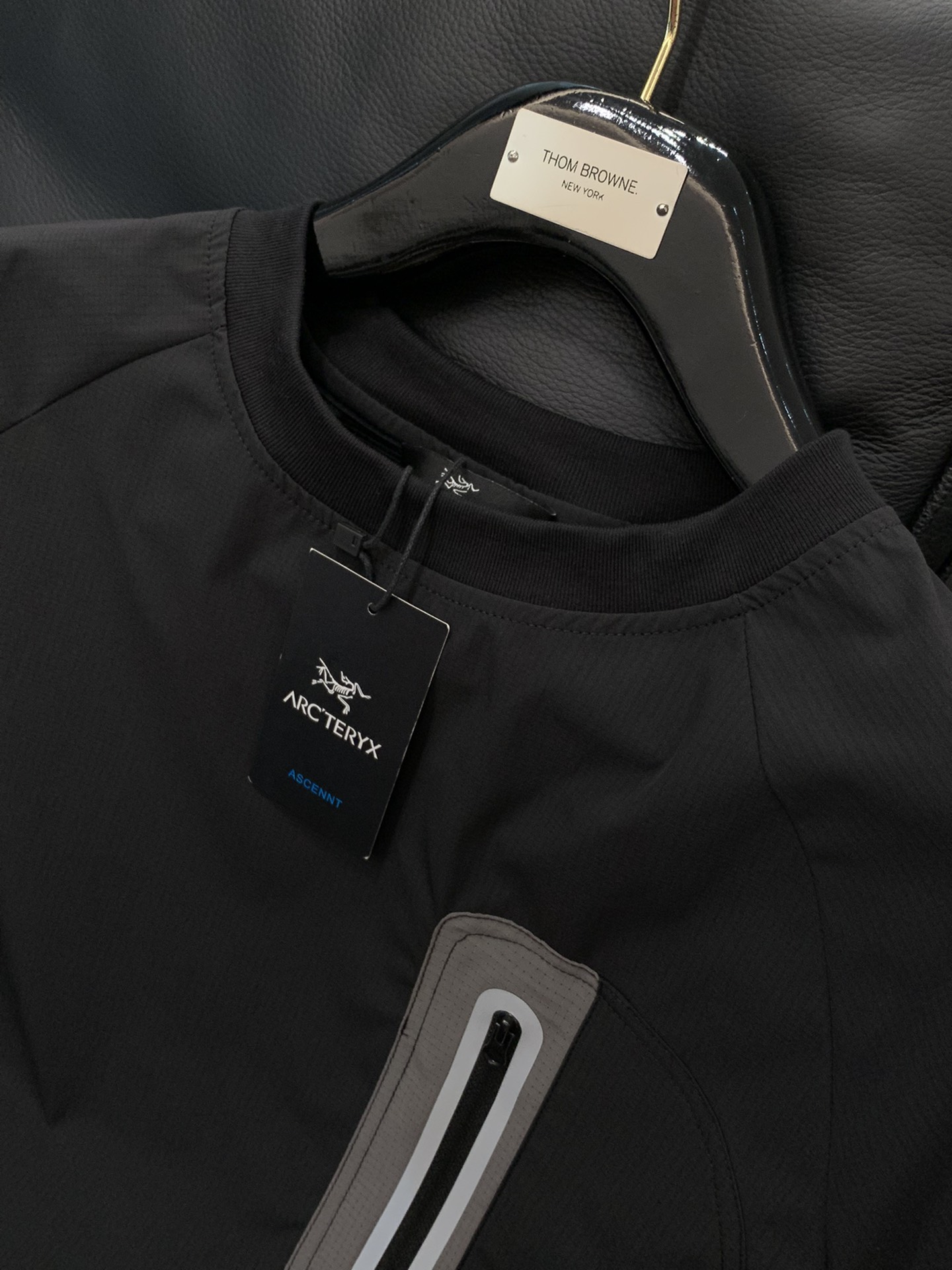 ，ARCTERYX 始祖鸟，2025早秋AW新品，时尚休闲圆领长袖卫衣，专柜同步有售，原单狠货，进口原版