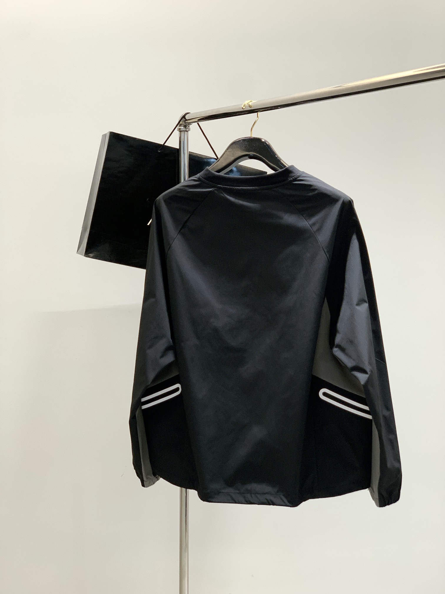 ，ARCTERYX 始祖鸟，2025早秋AW新品，时尚休闲圆领长袖卫衣，专柜同步有售，原单狠货，进口原版