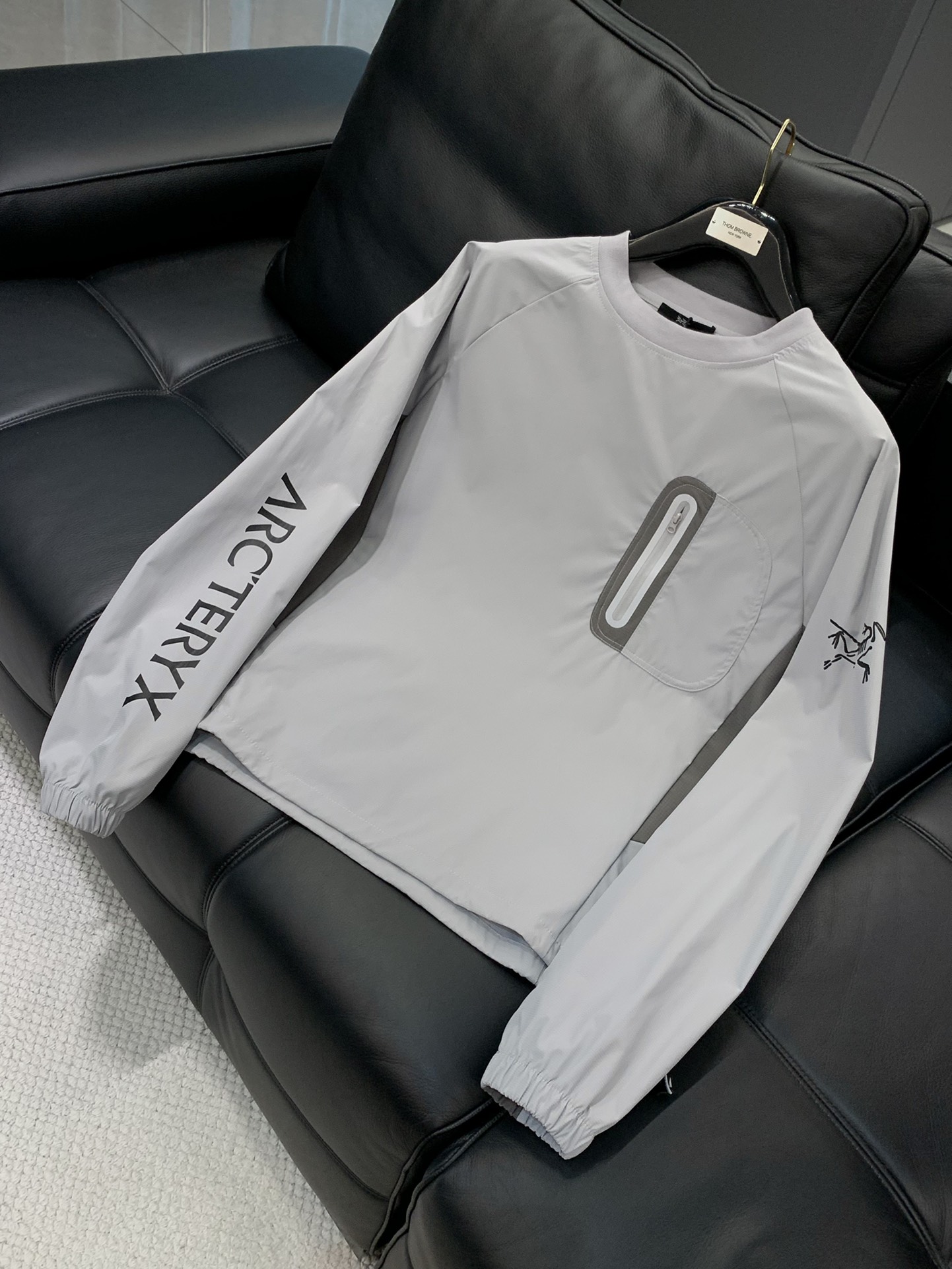 ，ARCTERYX 始祖鸟，2025早秋AW新品，时尚休闲圆领长袖卫衣，专柜同步有售，原单狠货，进口原版