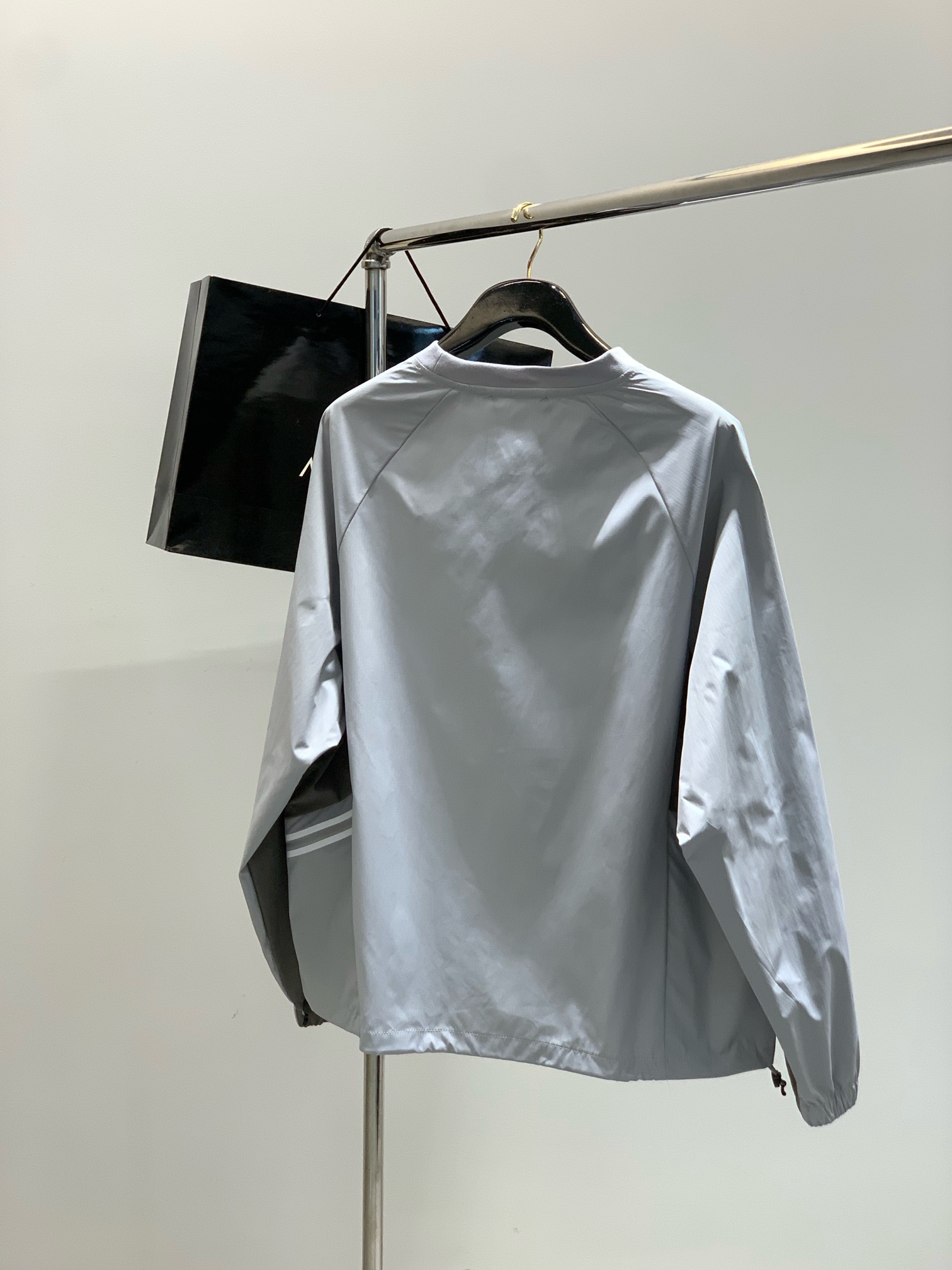 ，ARCTERYX 始祖鸟，2025早秋AW新品，时尚休闲圆领长袖卫衣，专柜同步有售，原单狠货，进口原版