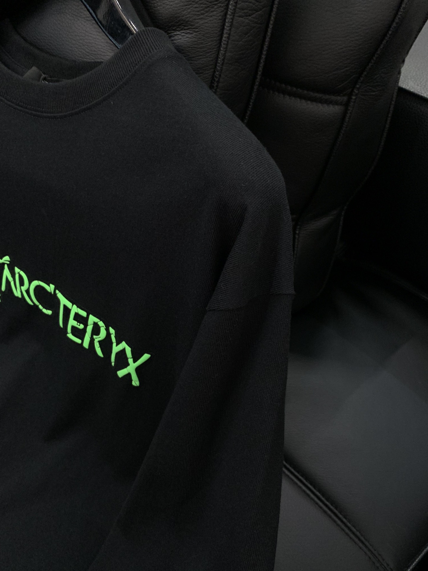 ，ARCTERYX 始祖鸟，2025早秋AW新品，时尚休闲圆领长袖T恤，专柜同步有售，原单狠货，进口原版