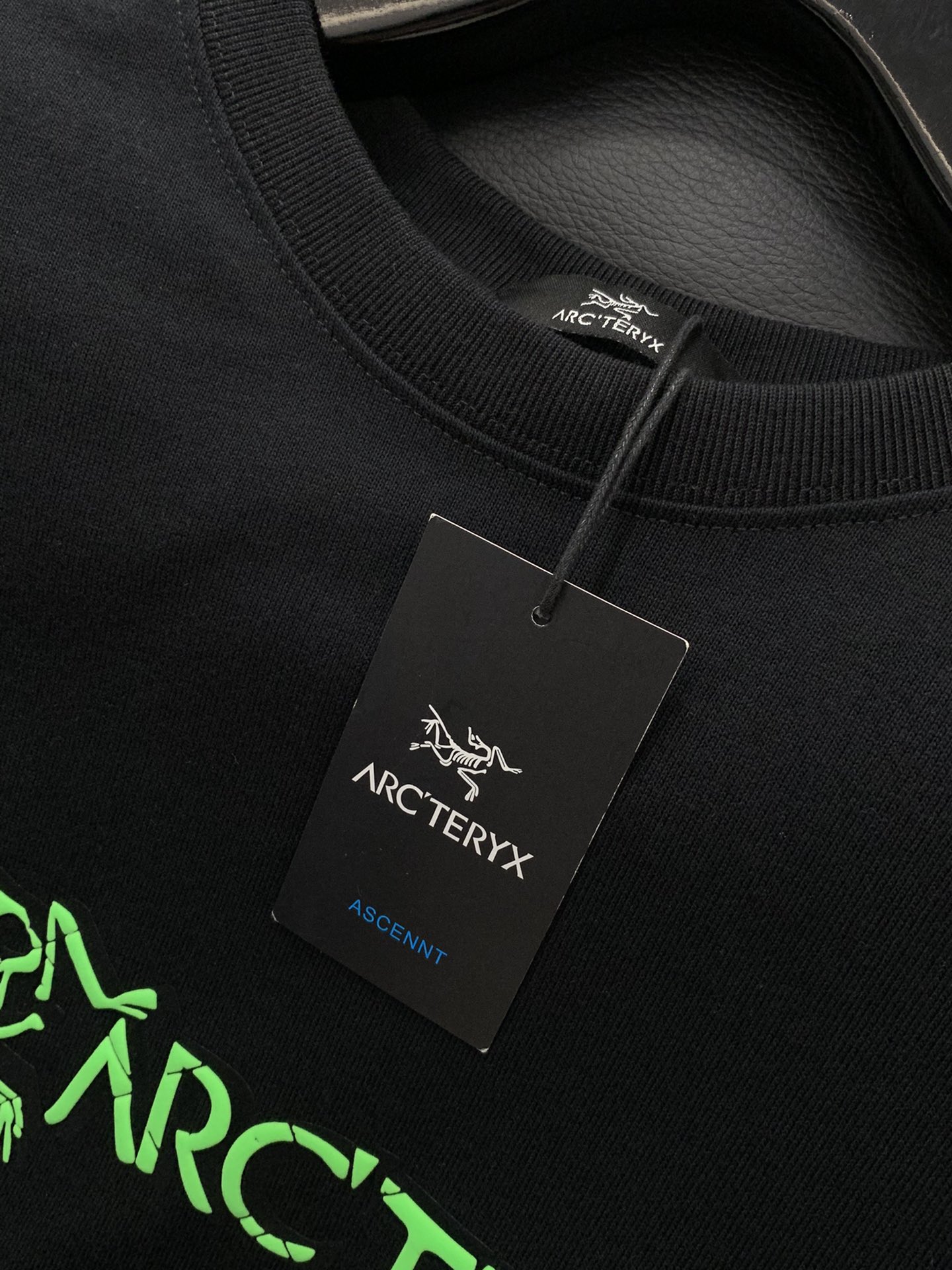 ，ARCTERYX 始祖鸟，2025早秋AW新品，时尚休闲圆领长袖T恤，专柜同步有售，原单狠货，进口原版
