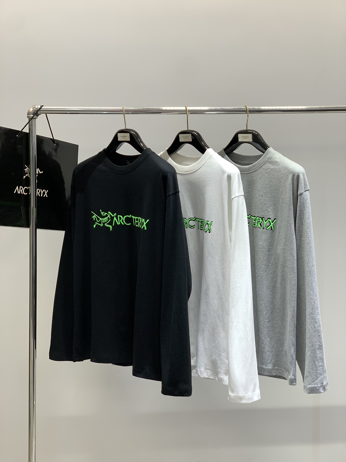 ，ARCTERYX 始祖鸟，2025早秋AW新品，时尚休闲圆领长袖T恤，专柜同步有售，原单狠货，进口原版