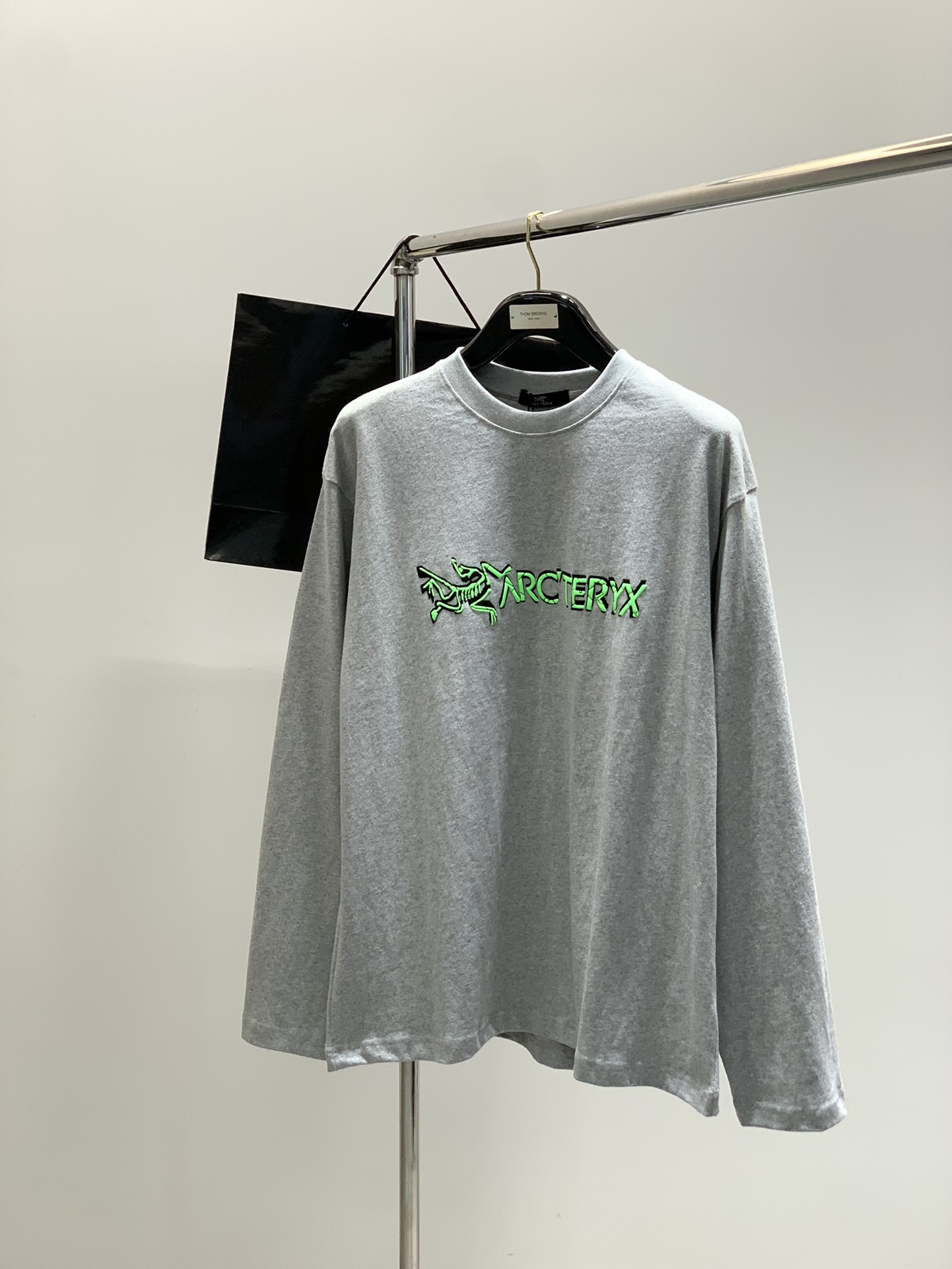 ，ARCTERYX 始祖鸟，2025早秋AW新品，时尚休闲圆领长袖T恤，专柜同步有售，原单狠货，进口原版