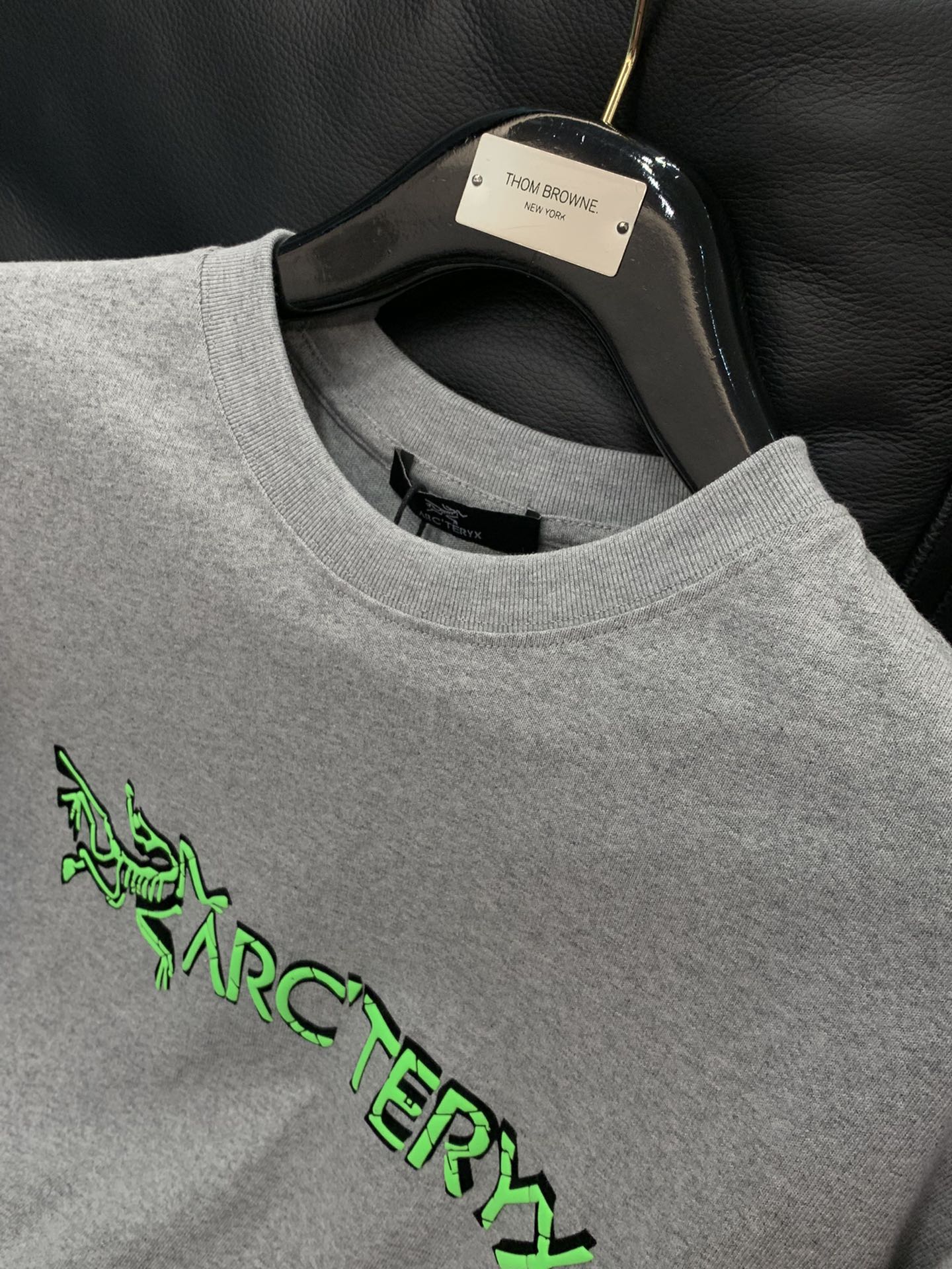 ，ARCTERYX 始祖鸟，2025早秋AW新品，时尚休闲圆领长袖T恤，专柜同步有售，原单狠货，进口原版