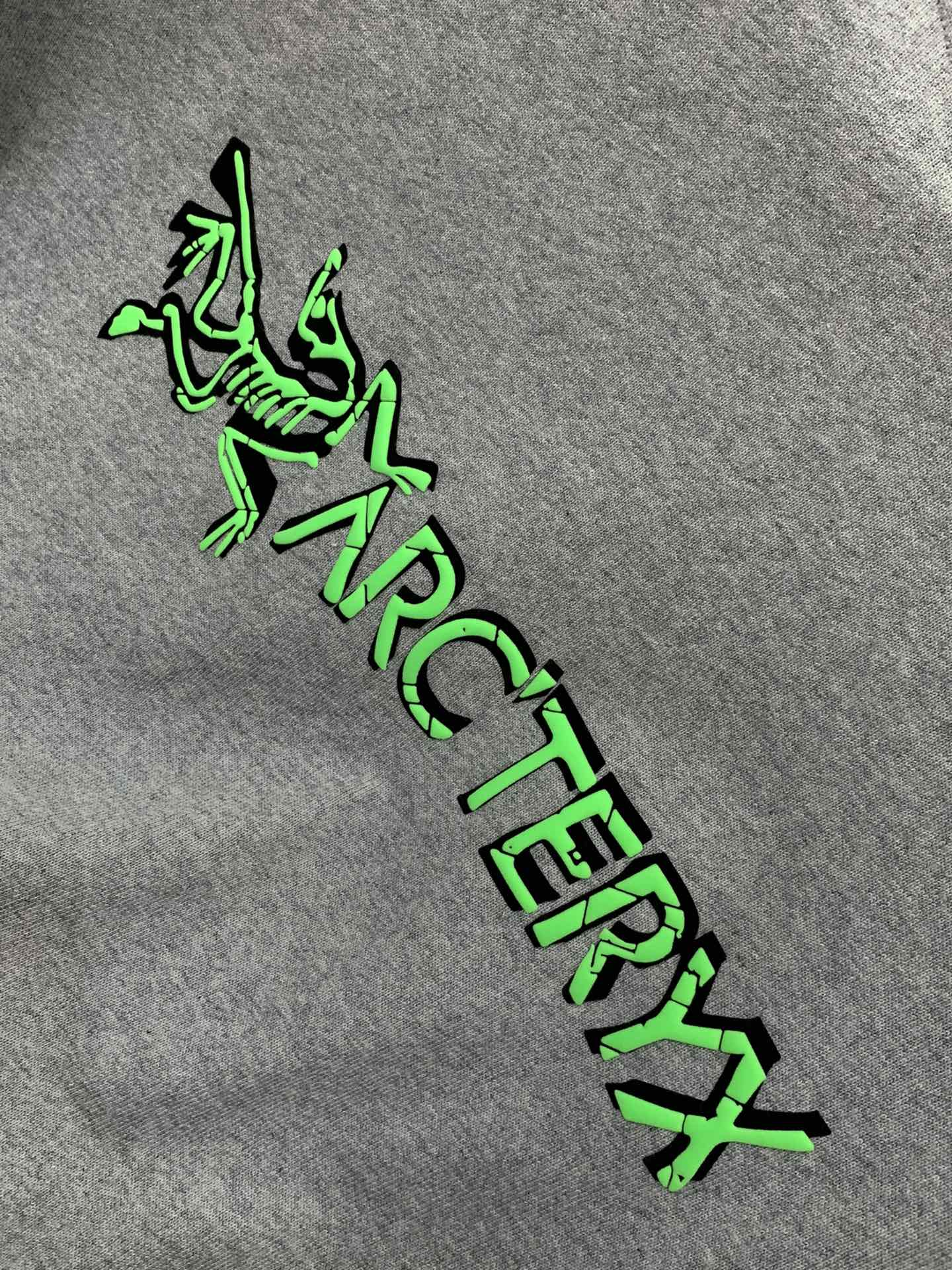 ，ARCTERYX 始祖鸟，2025早秋AW新品，时尚休闲圆领长袖T恤，专柜同步有售，原单狠货，进口原版