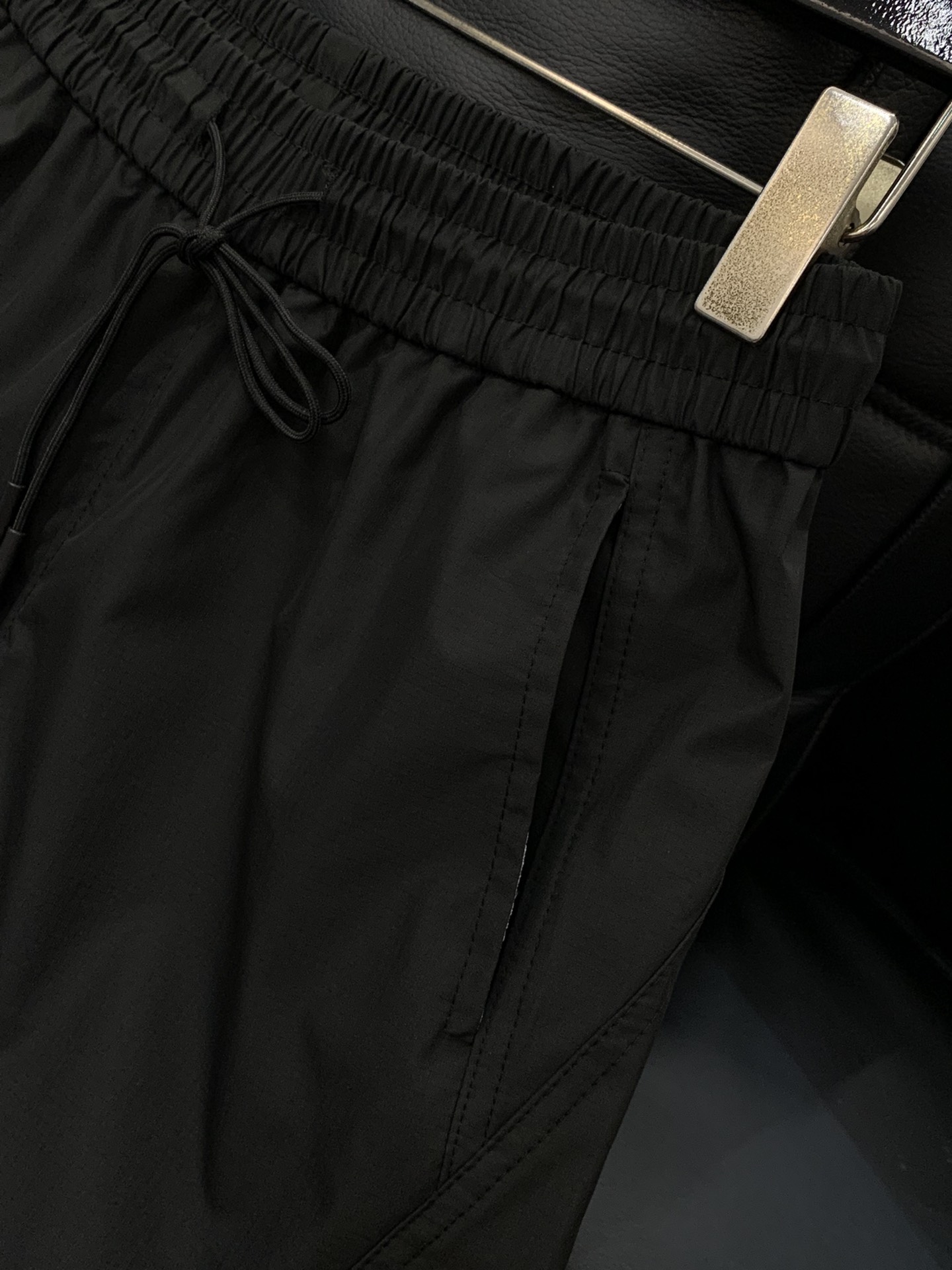 ，ARCTERYX 始祖鸟，2025秋季新品，时尚休闲裤，专柜同步有售，原单狠货，采用进口原版面料，顶级