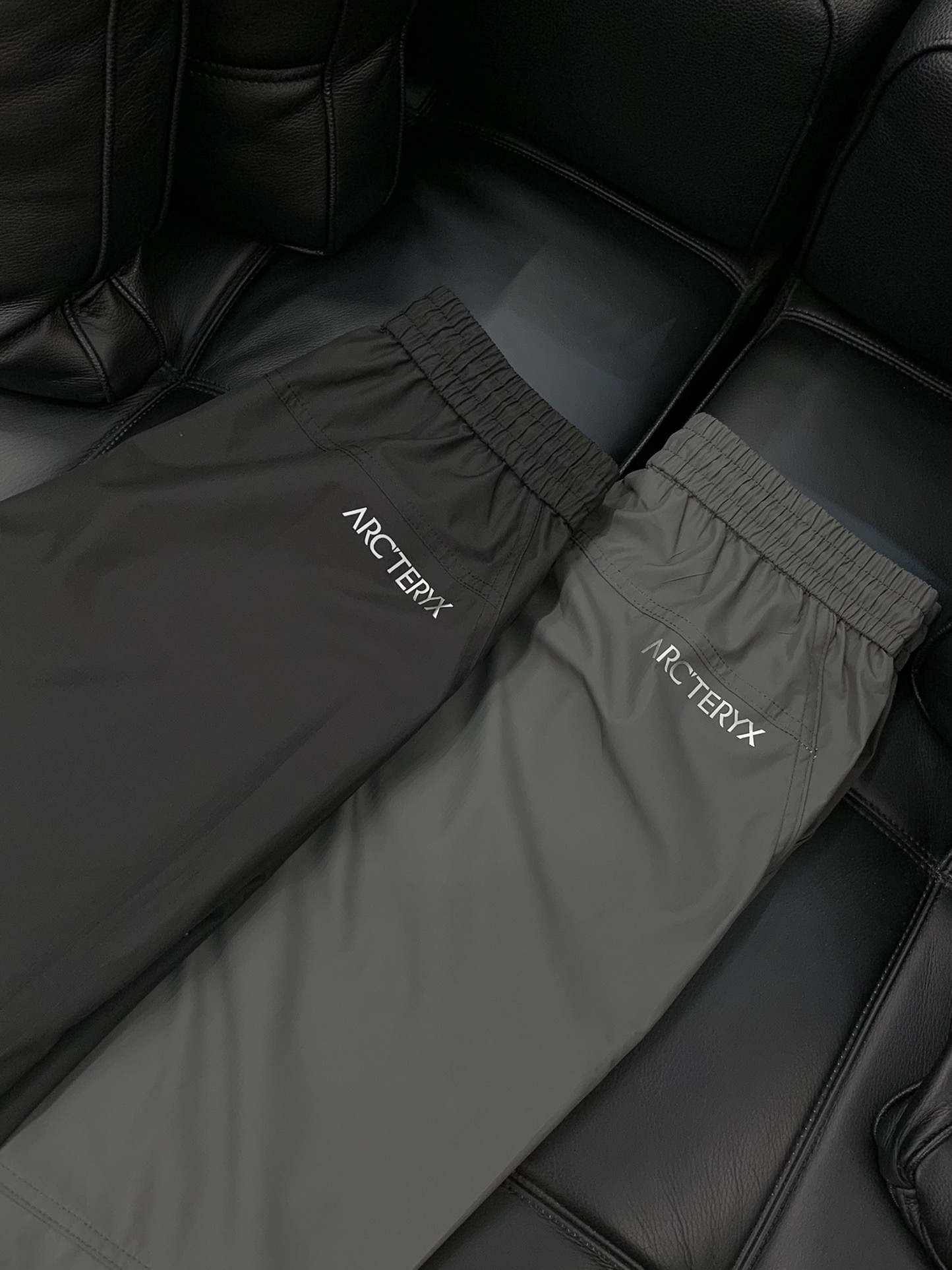 ，ARCTERYX 始祖鸟，2025秋季新品，时尚休闲裤，专柜同步有售，原单狠货，采用进口原版面料，顶级