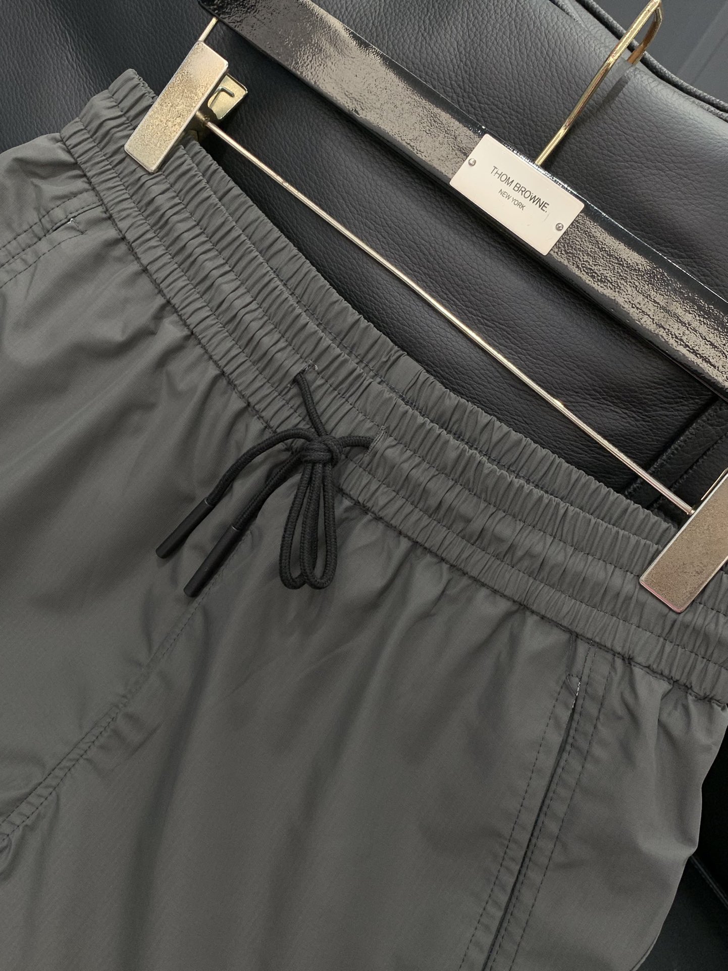 ，ARCTERYX 始祖鸟，2025秋季新品，时尚休闲裤，专柜同步有售，原单狠货，采用进口原版面料，顶级