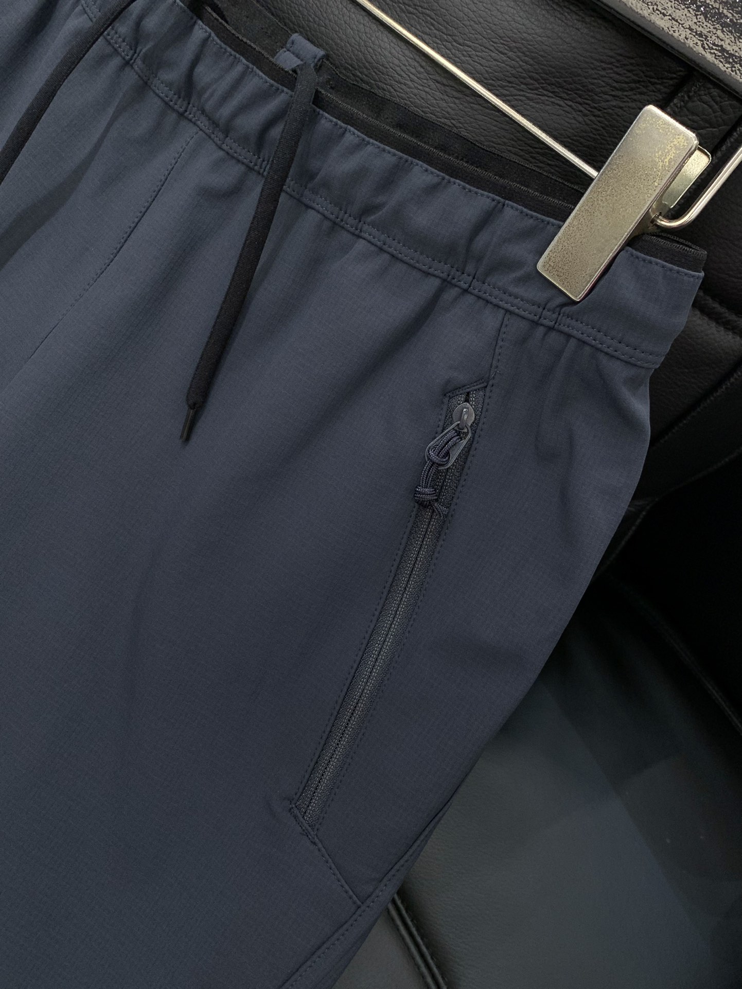，ARCTERYX 始祖鸟，2025秋季新品，时尚休闲裤，专柜同步有售，原单狠货，采用进口原版面料，顶级
