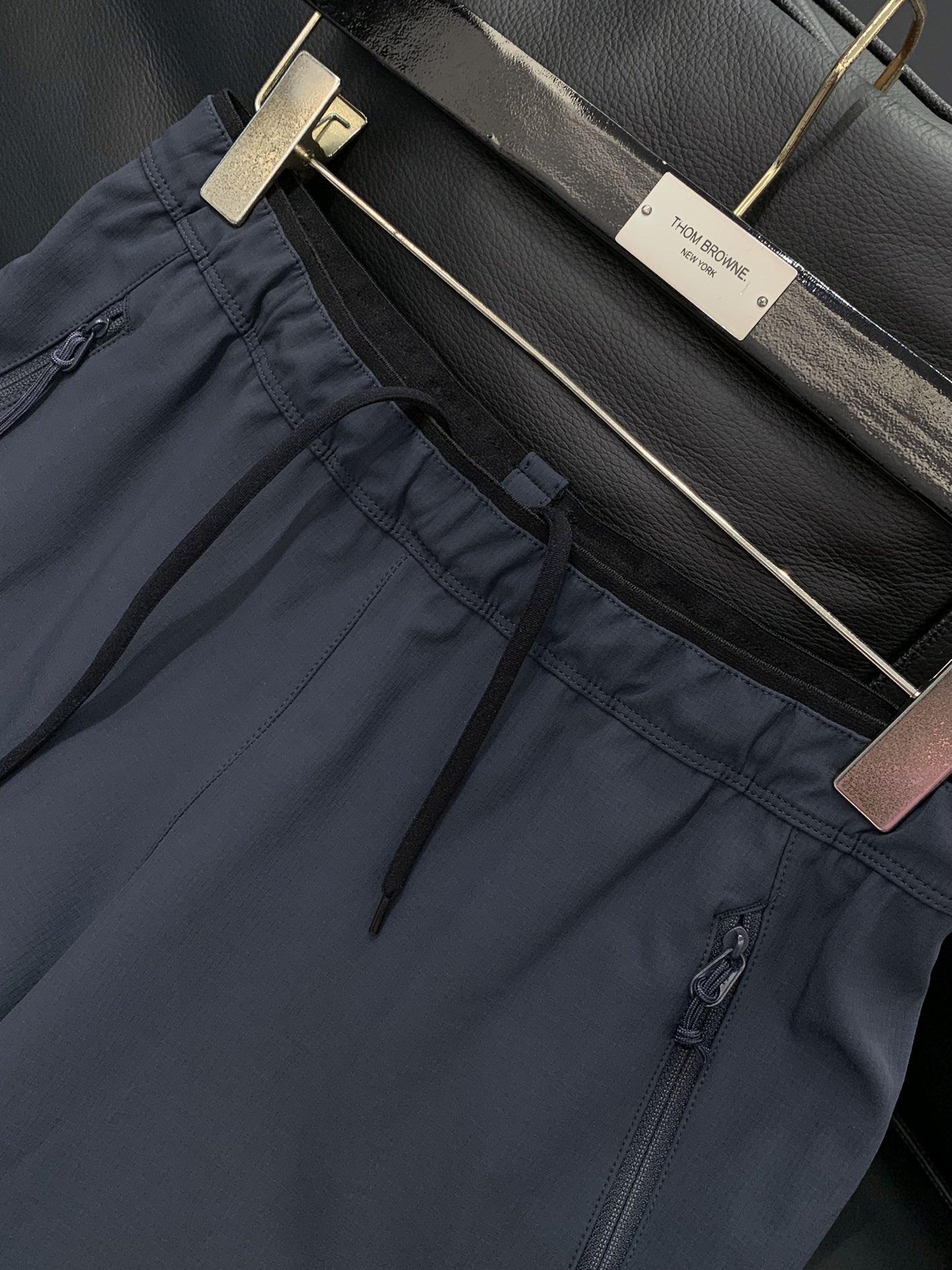 ，ARCTERYX 始祖鸟，2025秋季新品，时尚休闲裤，专柜同步有售，原单狠货，采用进口原版面料，顶级
