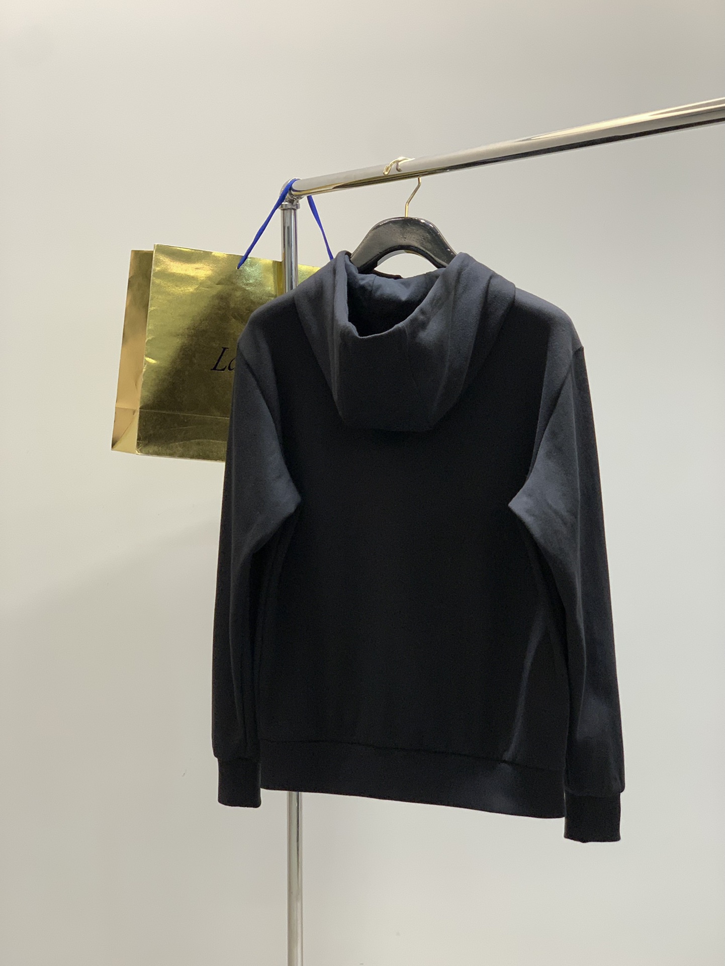 衣服 意大利神狮，时尚品牌，2025秋季新品，时尚休闲套装，专柜同步有售，原单狠货，采用进口原版面料，独