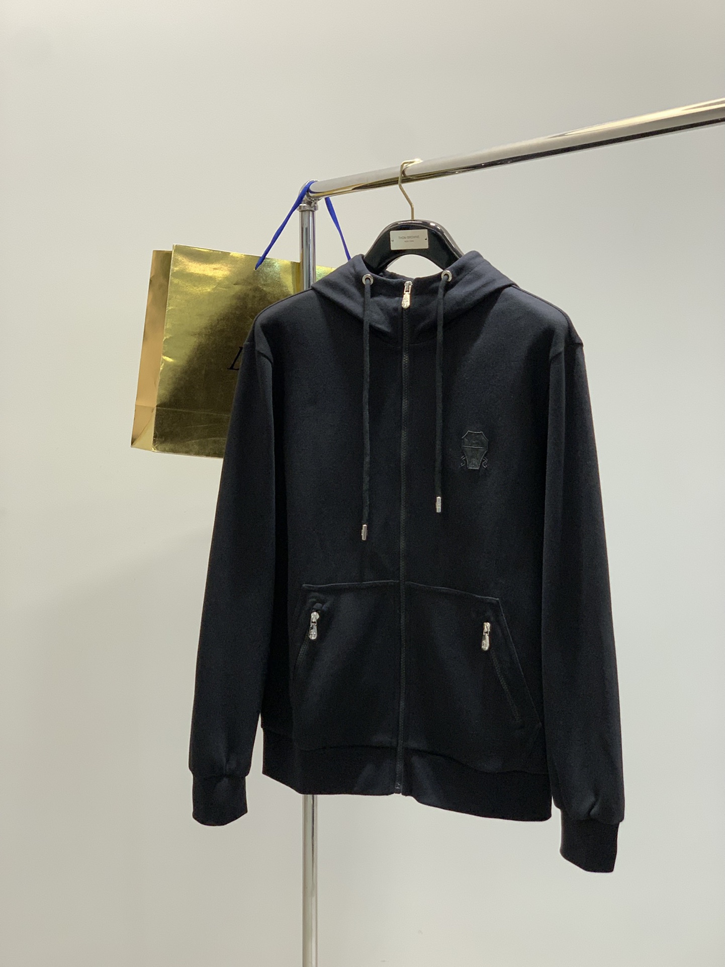 衣服 意大利神狮，时尚品牌，2025秋季新品，时尚休闲套装，专柜同步有售，原单狠货，采用进口原版面料，独