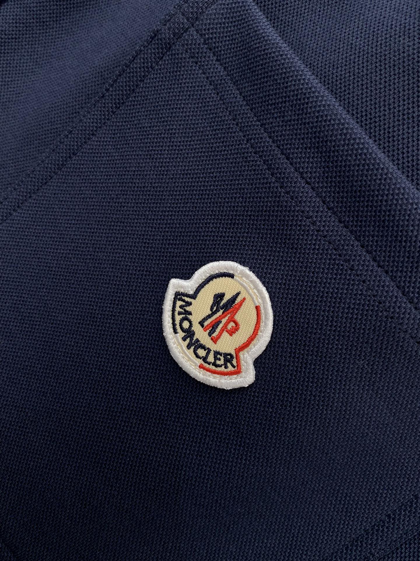 裤子，Moncler 蒙口，2025秋季最新品，专柜同步有售，原单狠货，时尚休闲套装，上身舒适！吸睛而有