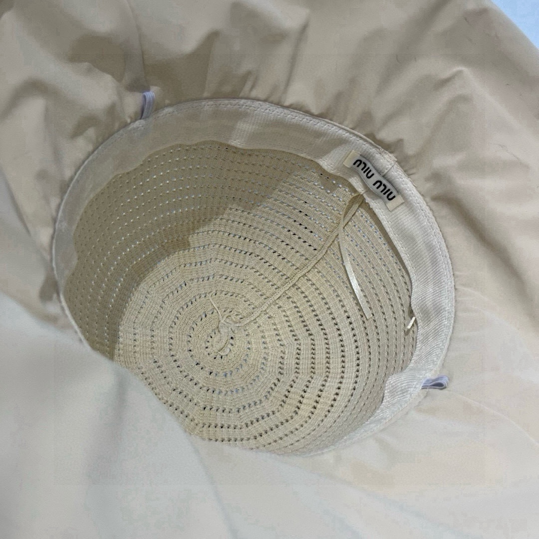 🆕

miumiu缪缪新款灯笼帽，遮阳草帽，防紫外线帽檐，头围57cm