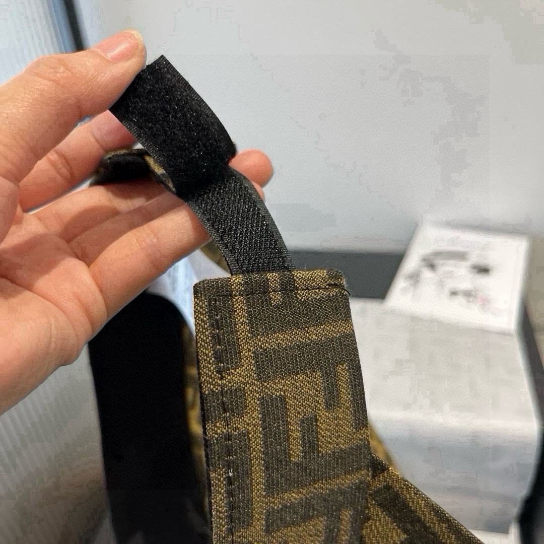 🆕

FD芬迪空顶鸭舌帽，遮阳帽，鸭舌帽，原单品质