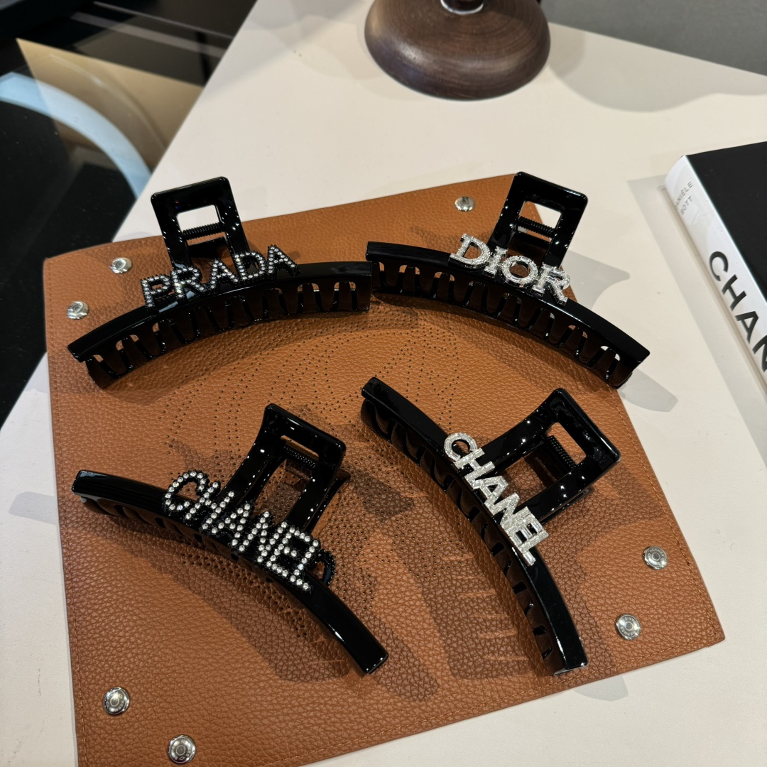 🆕

DIOR迪奥新款发夹