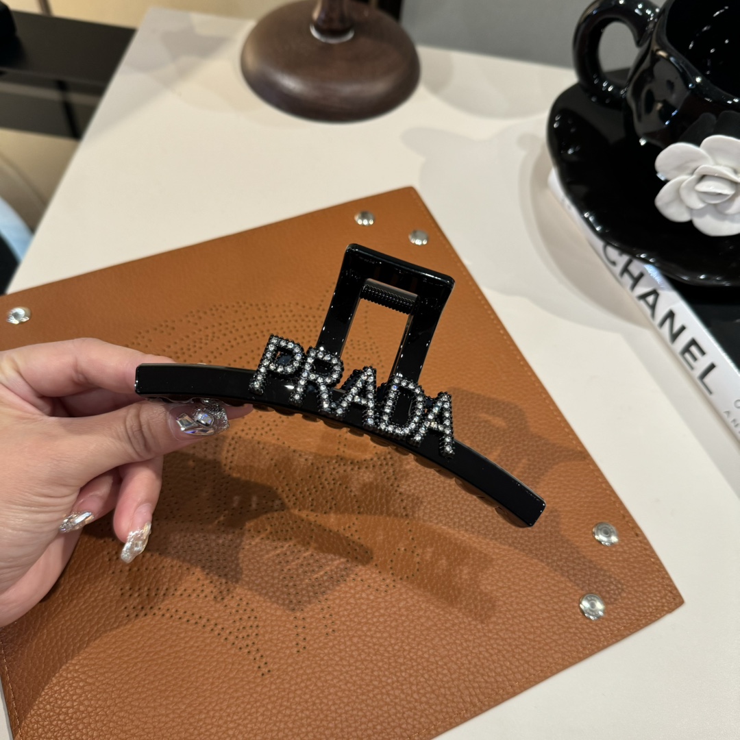 🆕

PRADA普拉达新款发夹