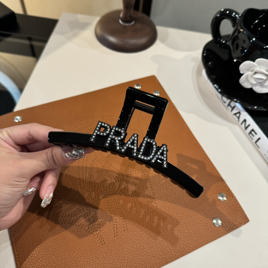 🆕

PRADA普拉达新款发夹