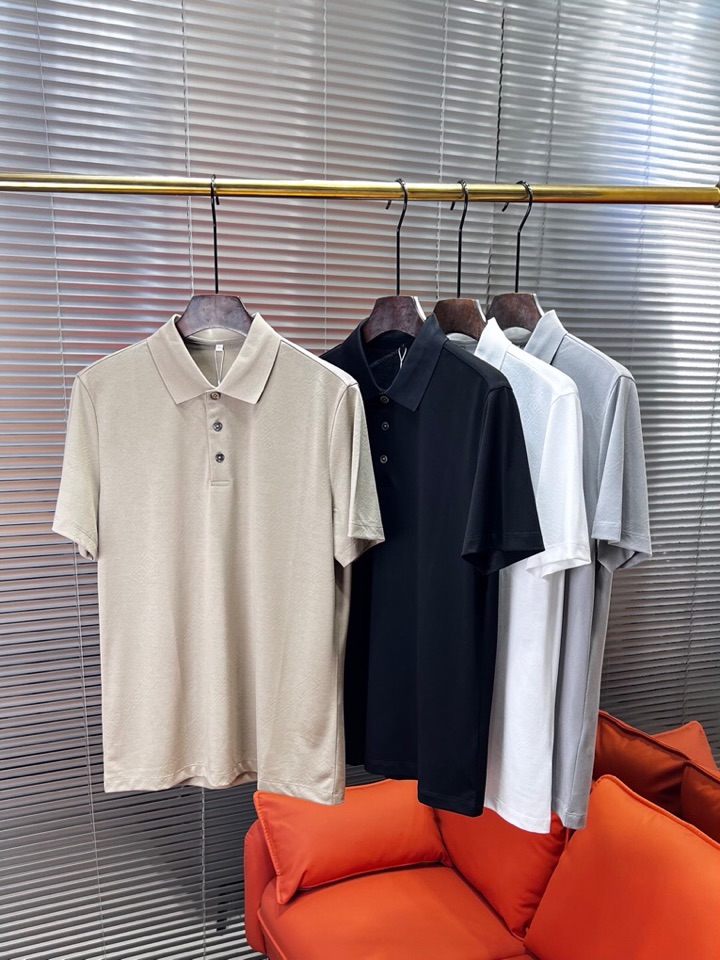 VERSACE 范思哲春夏新款首发最新款短袖翻领T恤Polo衫，设计前卫时尚！品牌重工艺长城纹提花工艺，