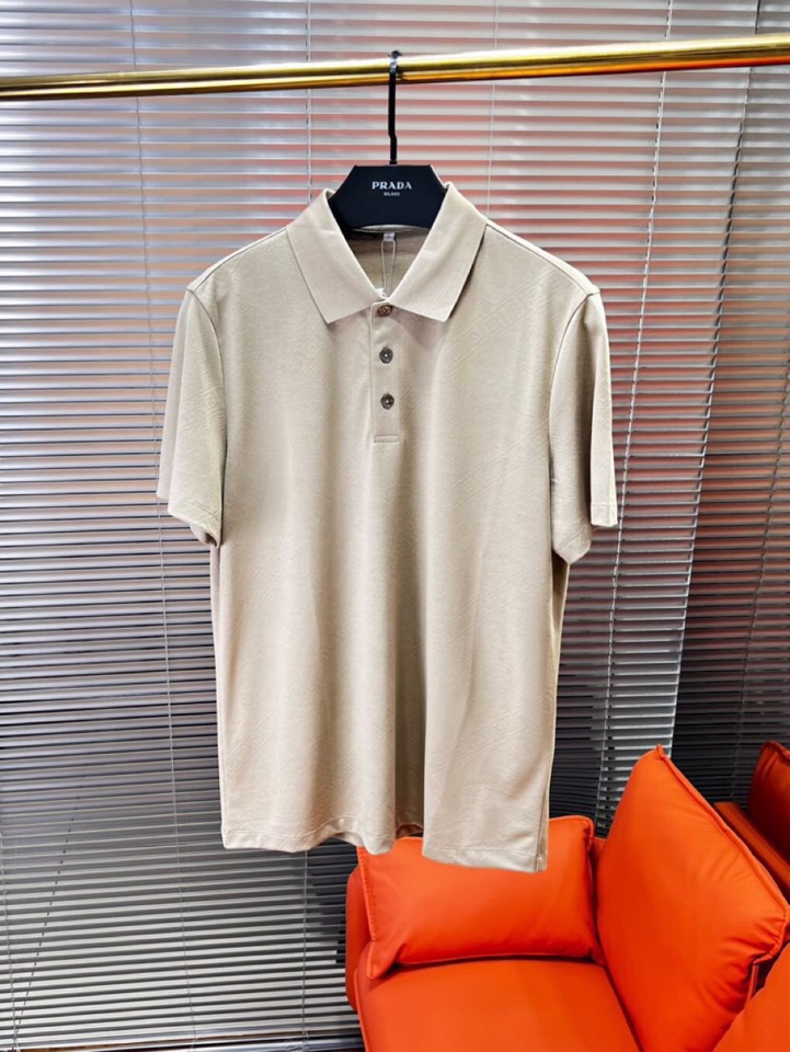 VERSACE 范思哲春夏新款首发最新款短袖翻领T恤Polo衫，设计前卫时尚！品牌重工艺长城纹提花工艺，