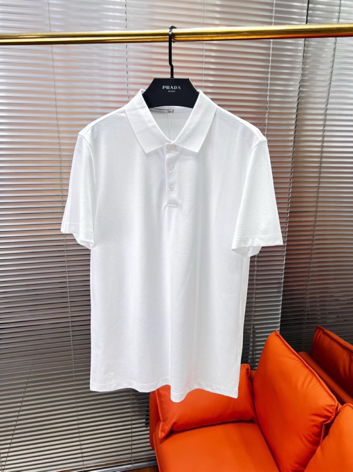 VERSACE 范思哲春夏新款首发最新款短袖翻领T恤Polo衫，设计前卫时尚！品牌重工艺长城纹提花工艺，