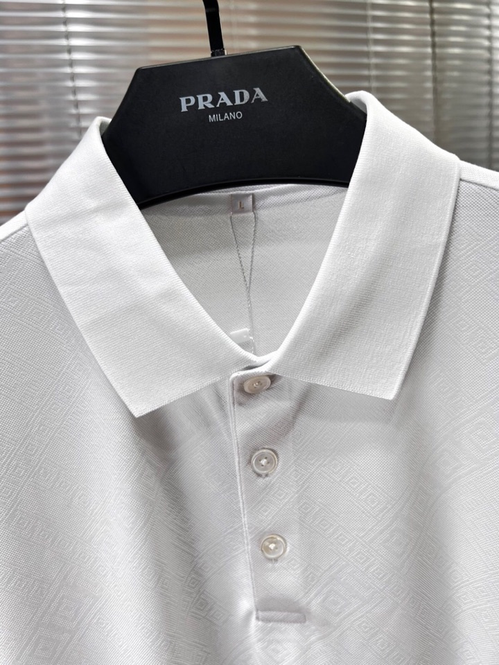 VERSACE 范思哲春夏新款首发最新款短袖翻领T恤Polo衫，设计前卫时尚！品牌重工艺长城纹提花工艺，