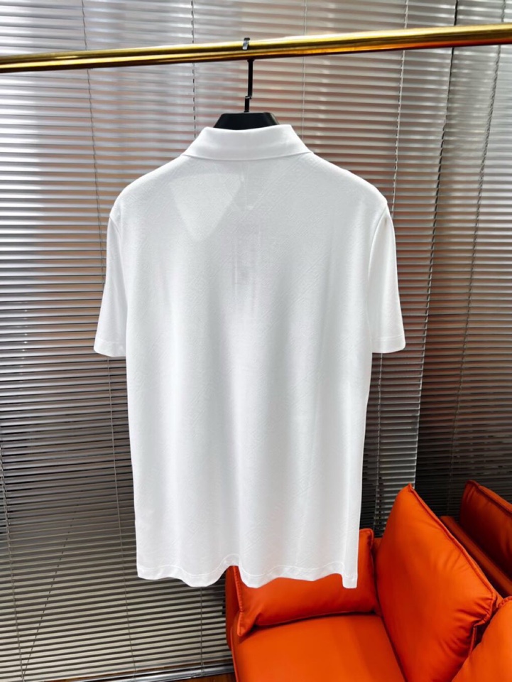 VERSACE 范思哲春夏新款首发最新款短袖翻领T恤Polo衫，设计前卫时尚！品牌重工艺长城纹提花工艺，